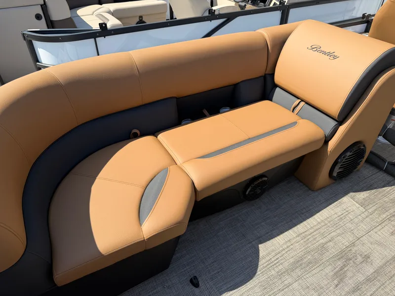 Slide: The Image of Bentley Pontoons Legacy 223 Navigator 2026 - 18