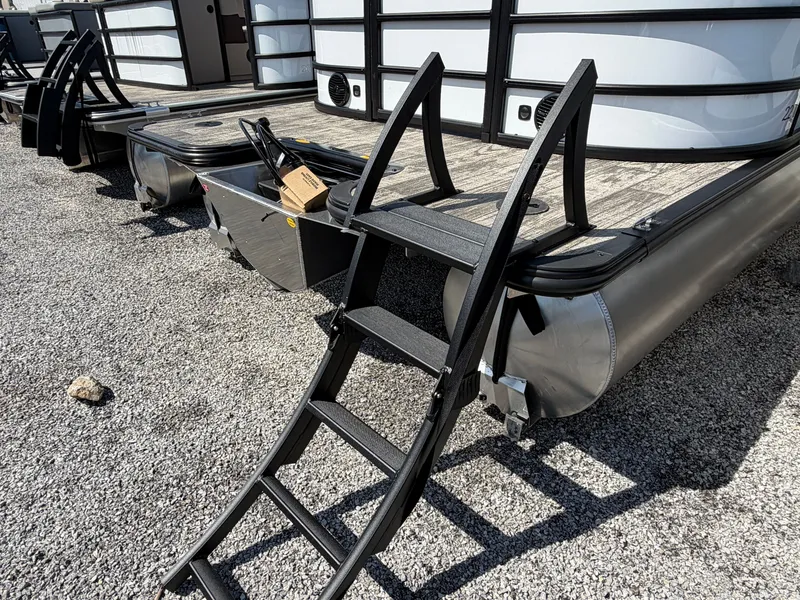 Slide: The Image of Bentley Pontoons Legacy 223 Navigator 2026 - 24