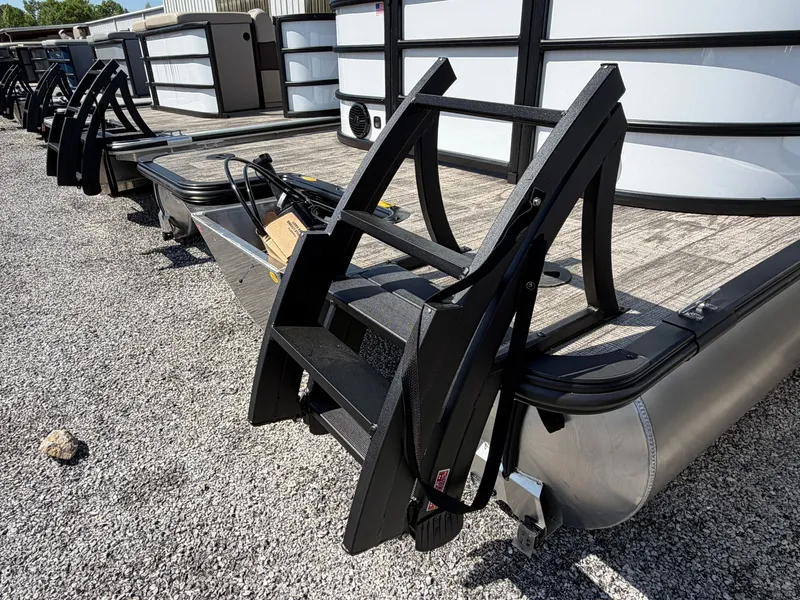 Slide: The Image of Bentley Pontoons Legacy 223 Navigator 2026 - 25