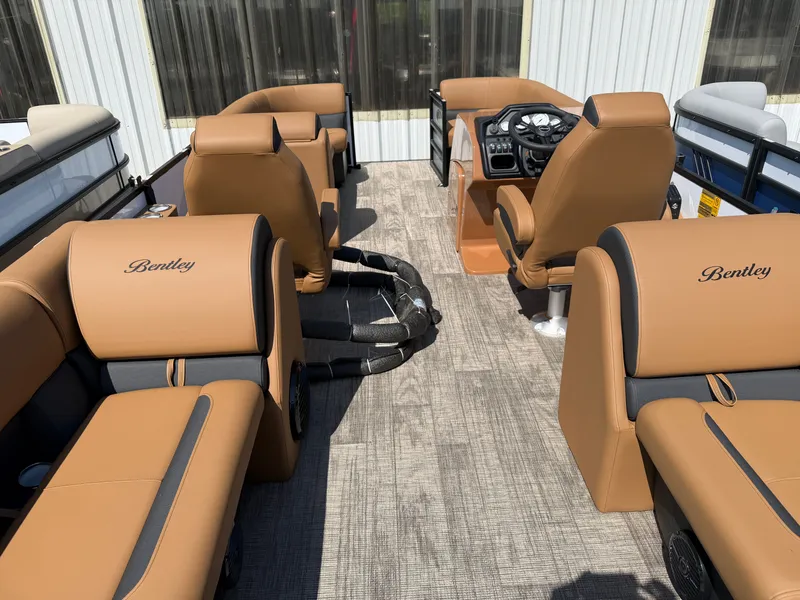 Slide: The Image of Bentley Pontoons Legacy 223 Navigator 2026 - 4