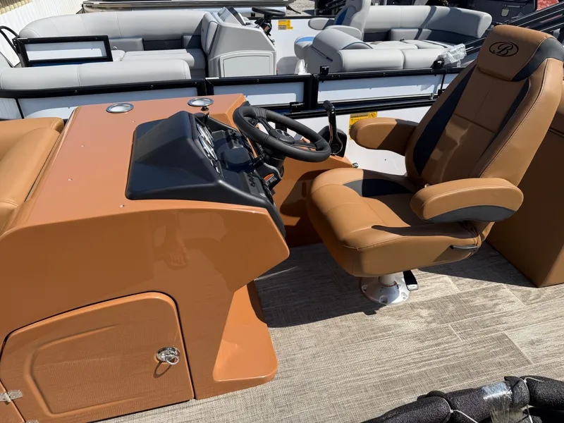 Slide: The Image of Bentley Pontoons Legacy 223 Navigator 2026 - 6