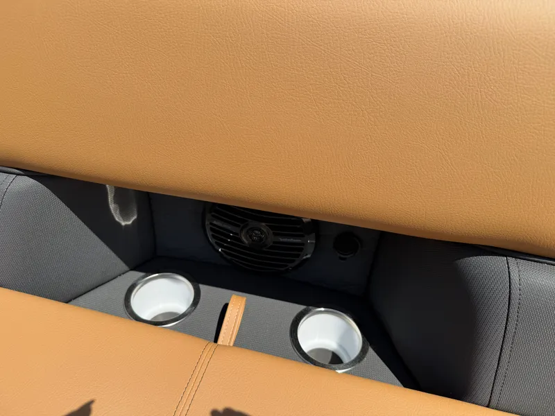 Slide: The Image of Bentley Pontoons Elite 223 DC Swingback 2026 - 14