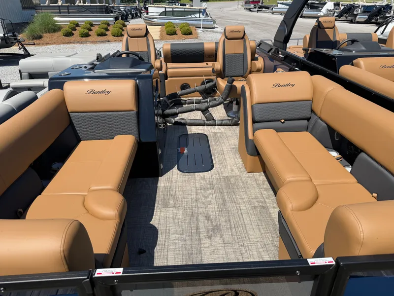 Slide: The Image of Bentley Pontoons Elite 223 DC Swingback 2026 - 3