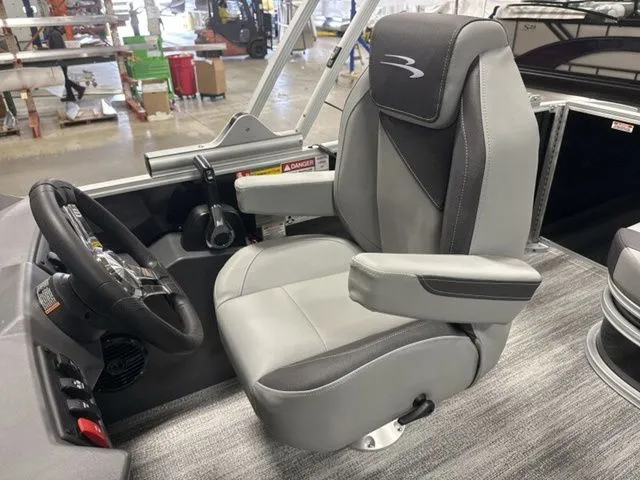 Slide: The Image of Bennington S Swingback 22 SSB Pontoon 2026 - 12