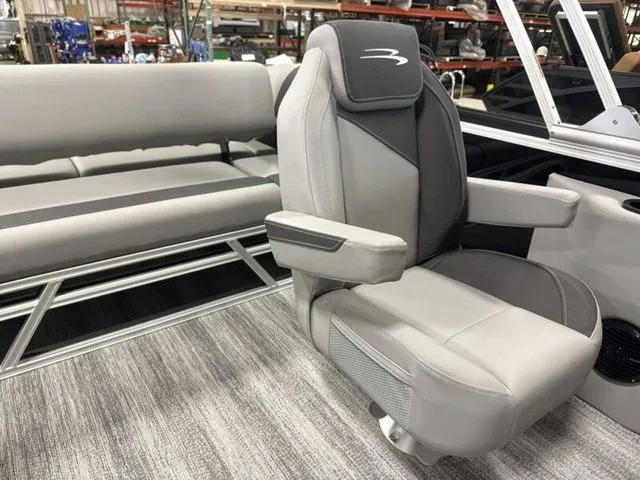 Slide: The Image of Bennington S Swingback 22 SSB Pontoon 2026 - 15
