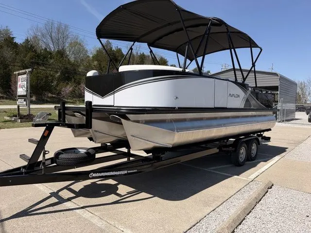 Slide: The Image of Avalon LSZ Versatile Rear Bench 23 FT 2026 - 14