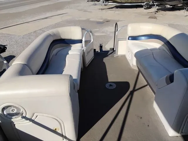 Slide: The Image of Sun Tracker Party Barge 22 DLX 2005 - 6