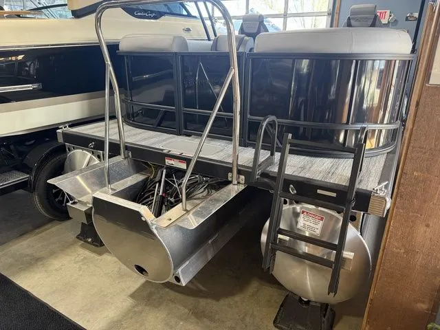 Slide: The Image of Bennington S Quad Bench 22 SSR Tritoon 2026 - 28