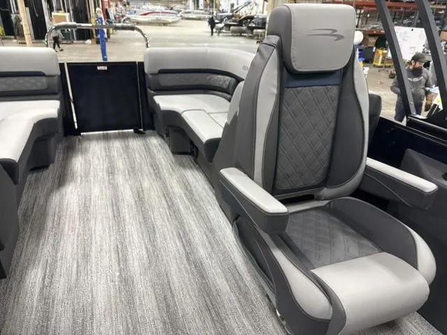 Slide: The Image of Bennington S Quad Bench 22 SSR Tritoon 2026 - 18