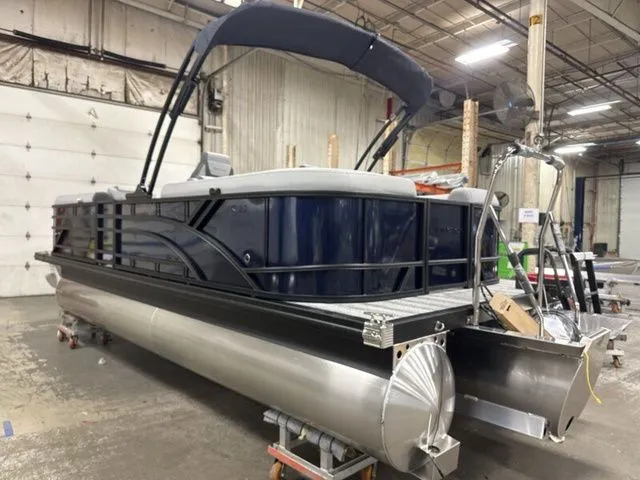 Slide: The Image of Bennington S Quad Bench 22 SSR Tritoon 2026 - 6