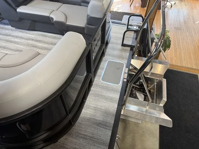 Slide: The Image of Bennington S Quad Bench 22 SSR Tritoon 2026 - 27