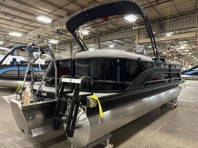 Slide: The Image of Bennington S Quad Bench 22 SSR Tritoon 2026 - 8