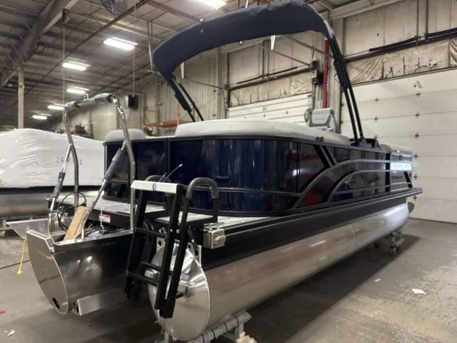 Slide: The Image of Bennington S Quad Bench 22 SSR Tritoon 2026 - 8