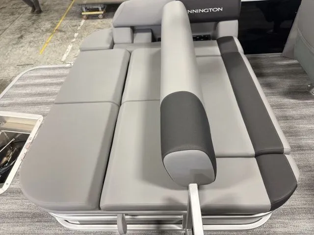 Slide: The Image of Bennington S Swingback 22 SSB Pontoon 2026 - 16