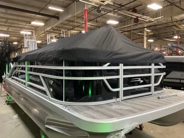 Slide: The Image of Bennington S Swingback 22 SSB Pontoon 2026 - 18