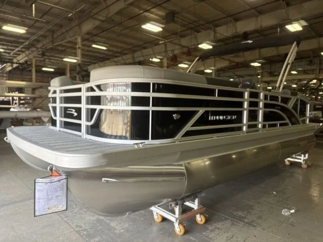 Slide: The Image of Bennington S Swingback 22 SSB Pontoon 2026 - 4