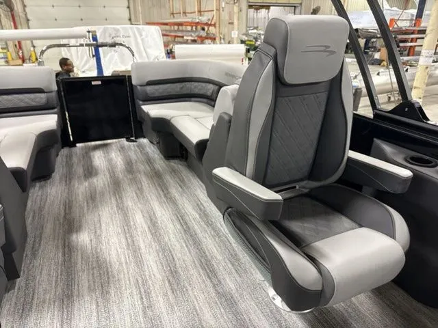 Slide: The Image of Bennington S Quad Bench 22 SSR Tritoon 2026 - 15