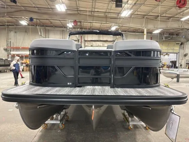 Slide: The Image of Bennington S Quad Bench 22 SSR Tritoon 2026 - 3