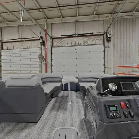 Slide: The Image of Bennington S Quad Bench 22 SSR Tritoon 2026 - 13