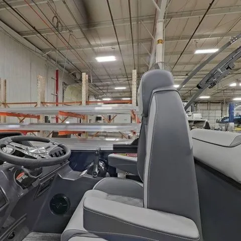 Slide: The Image of Bennington S Quad Bench 22 SSR Tritoon 2026 - 15