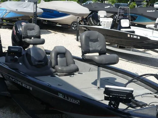 Slide: The Image of Tracker Pro Team 190 TX 2019 - 14