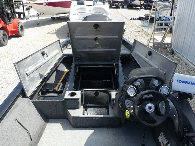 Slide: The Image of Tracker Pro Team 190 TX 2019 - 16