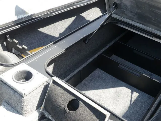 Slide: The Image of Tracker Pro Team 190 TX 2019 - 18