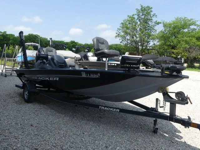 Slide: The Image of Tracker Pro Team 190 TX 2019 - 3