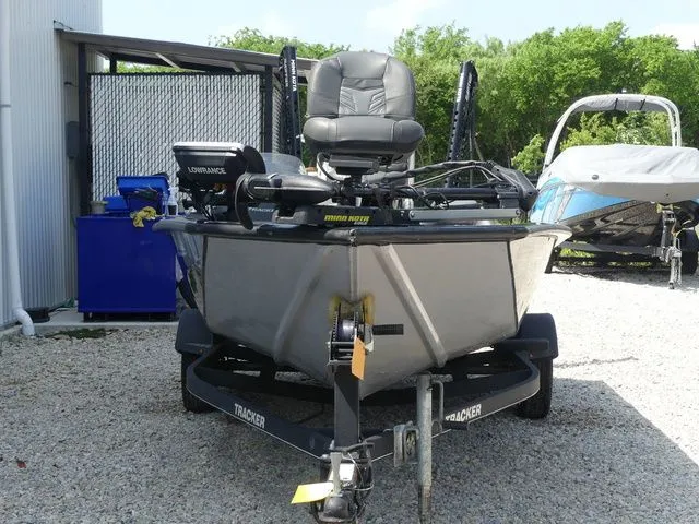 Slide: The Image of Tracker Pro Team 190 TX 2019 - 4