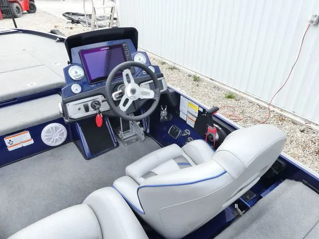 Slide: The Image of Tracker Nitro Z21 2021 - 22