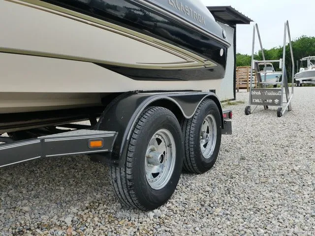 Slide: The Image of Glastron GX205SF 2004 - 9