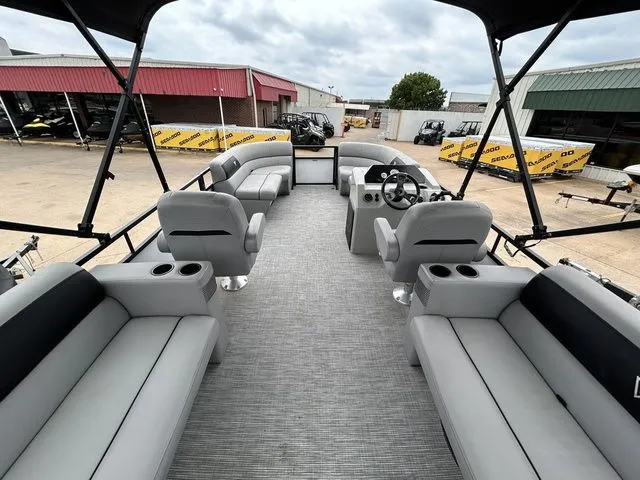 Slide: The Image of Viaggio By Misty Harbor Del Mar U Del20u 2022 - 14