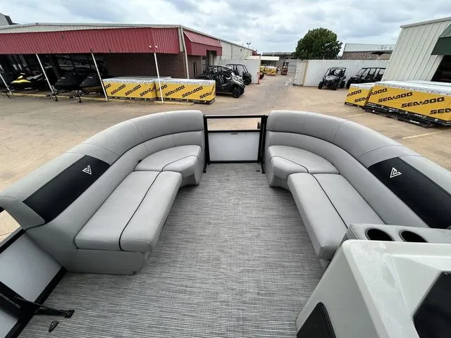 Slide: The Image of Viaggio By Misty Harbor Del Mar U Del20u 2022 - 15