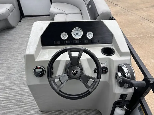 Slide: The Image of Viaggio By Misty Harbor Del Mar U Del20u 2022 - 16