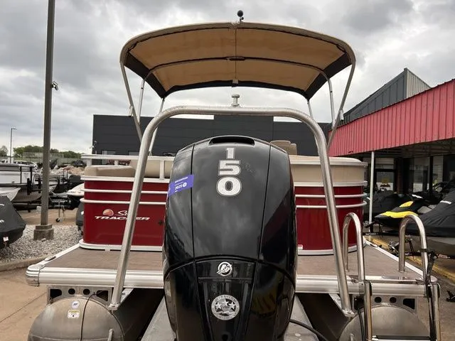 Slide: The Image of Sun Tracker Party Barge 22 DLX 2023 - 7