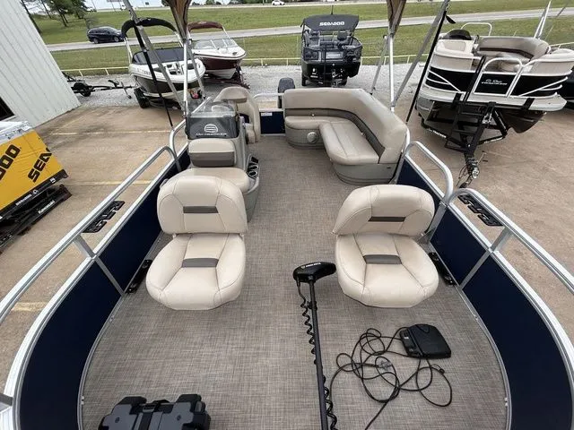 Slide: The Image of Sun Tracker Bass Buggy 16 XL Select 2023 - 10