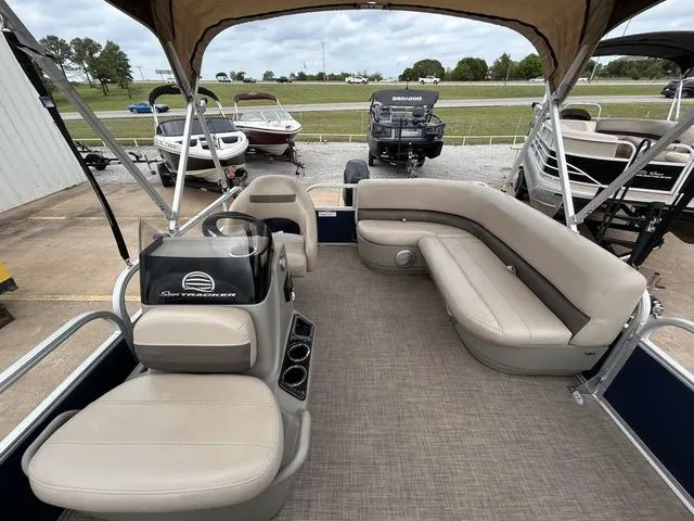 Slide: The Image of Sun Tracker Bass Buggy 16 XL Select 2023 - 11