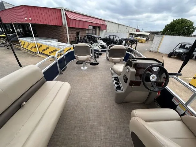 Slide: The Image of Sun Tracker Bass Buggy 16 XL Select 2023 - 14