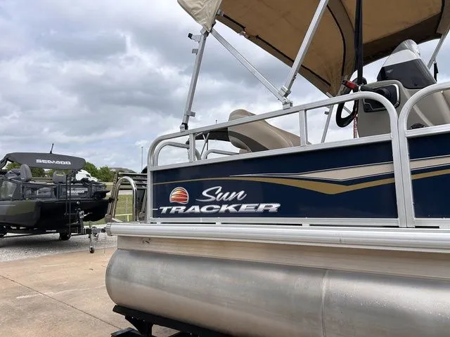 Slide: The Image of Sun Tracker Bass Buggy 16 XL Select 2023 - 3