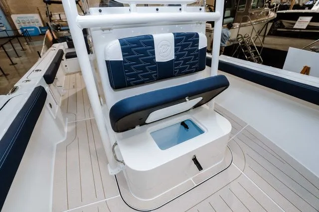 Slide: The Image of Parker Marine 230 Coastal Elite 2026 - 17