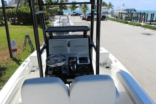 Slide: The Image of Shearwater 250 Carolina 2023 - 11