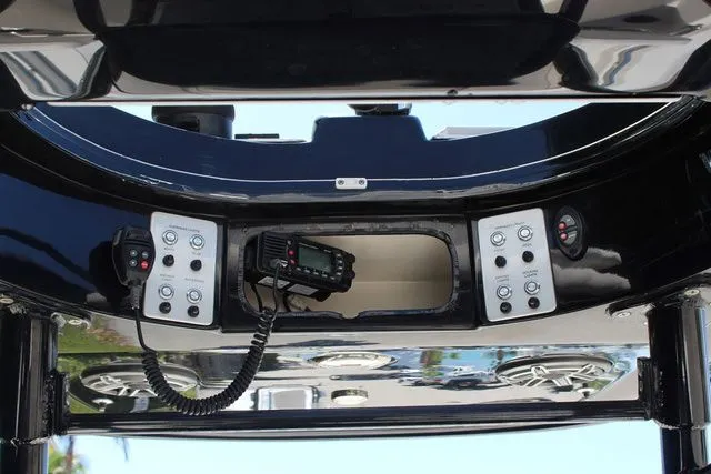 Slide: The Image of Shearwater 250 Carolina 2023 - 30