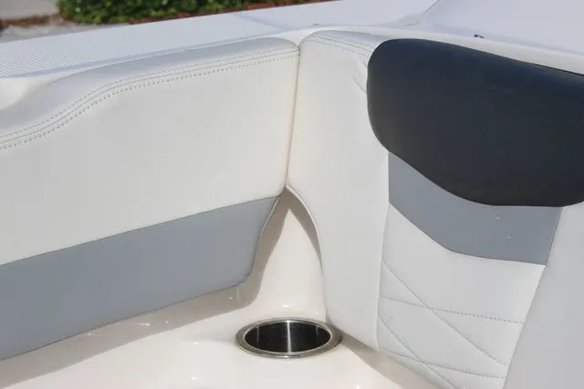 Slide: The Image of Robalo R207 Dual Console 2023 - 18