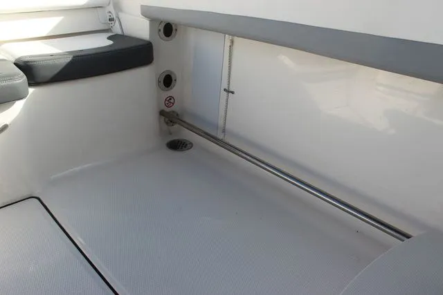 Slide: The Image of Robalo R207 Dual Console 2023 - 20