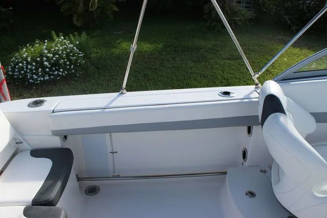 Slide: The Image of Robalo R207 Dual Console 2023 - 25