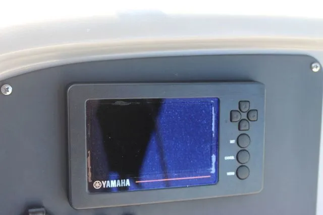 Slide: The Image of Robalo R207 Dual Console 2023 - 29