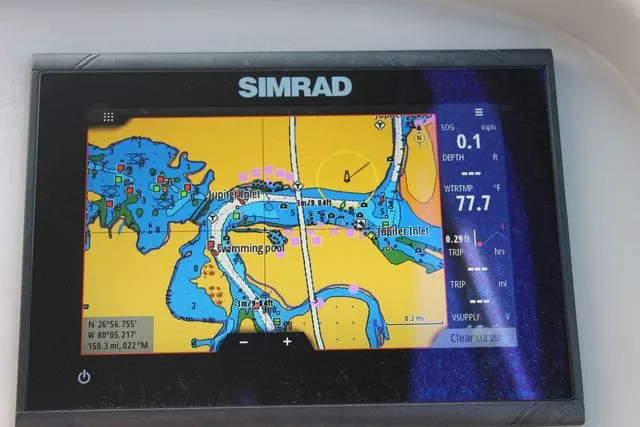 Slide: The Image of Robalo R207 Dual Console 2023 - 52