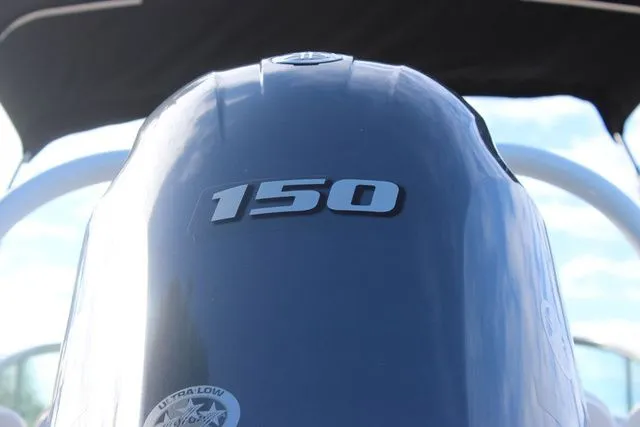 Slide: The Image of Robalo R207 Dual Console 2023 - 8
