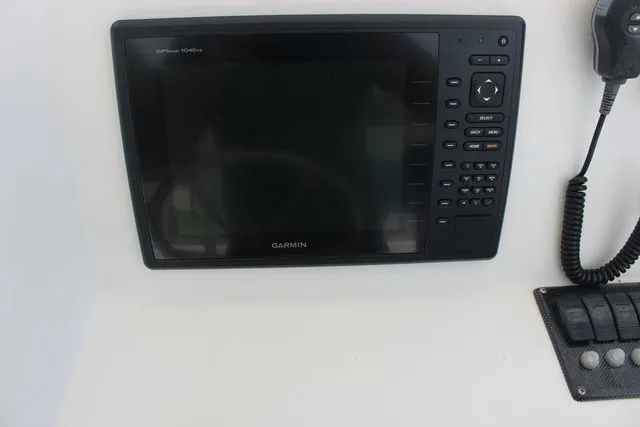 Slide: The Image of Garmin GPS on Twin Vee OceanCat 260 TE 2017 boat. - 20