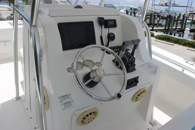 Slide: The Image of 2017 Twin Vee OceanCat 260 TE helm with electronics. - 21
